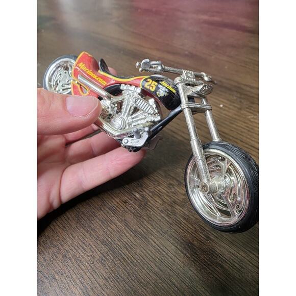 Matchbox - Harley Davidson - 1:64 Diecast Motorcycle Marines 25 Chopper - Picture 10 of 16